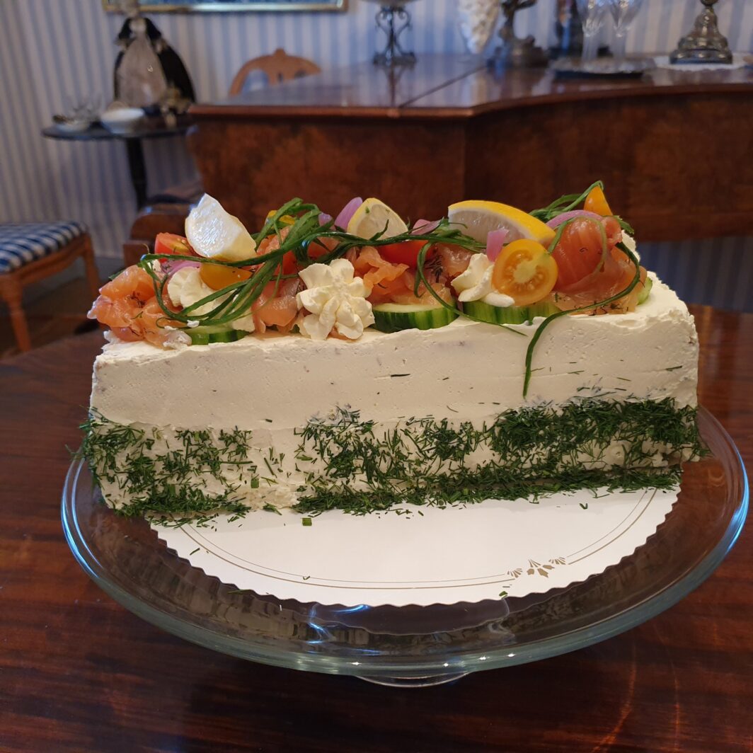 Voileipäkakku lohi